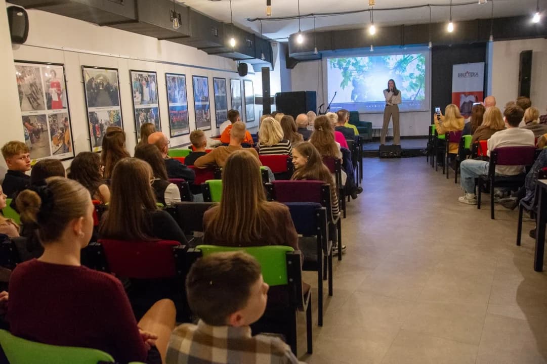 Jesienne klimaty na scenie Kamienicy Kultury w Jarocinie [ZDJĘCIA]