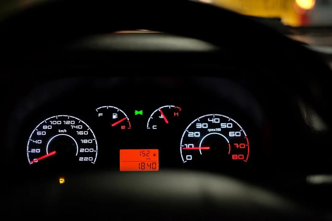 Staniały samochody używane. Dealer zdradza, jakich pojazdów jest najwiecej na rynku