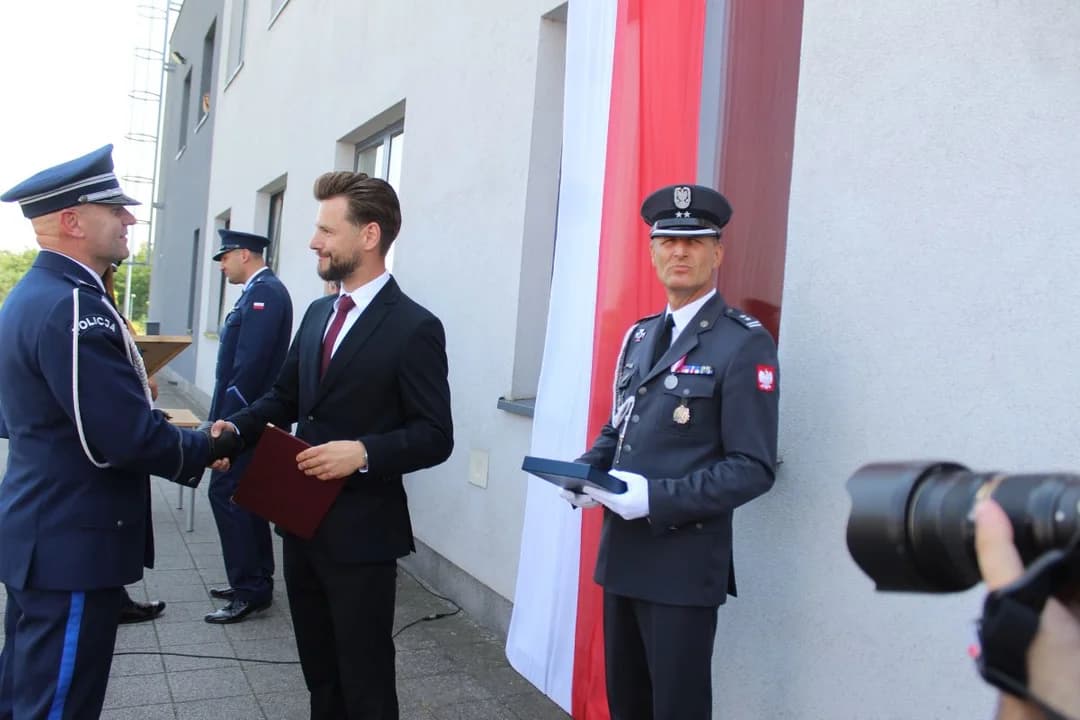 Święto Policji w Jarocinie. Policjanci odebrali awanse, padła ważna zapowiedź na 2027 rok