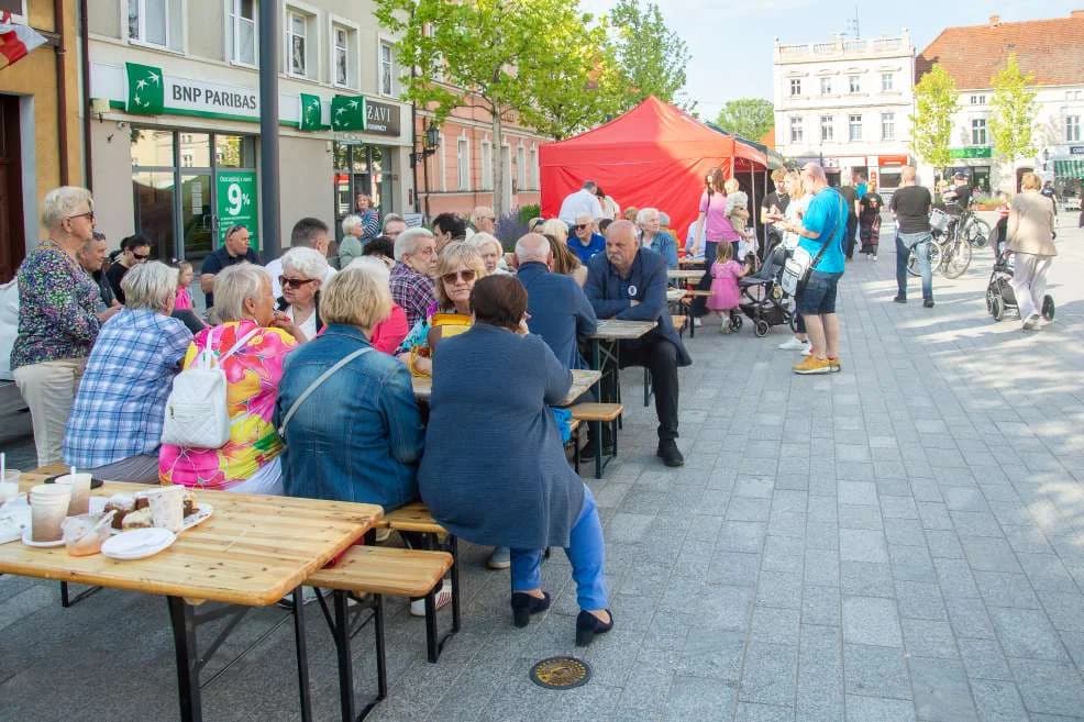 Wielkie święto na rynku - jarociński samorząd obchodzi 35. urodziny. Zobacz, kto był, a kogo zabrakło [ZDJĘCIA]