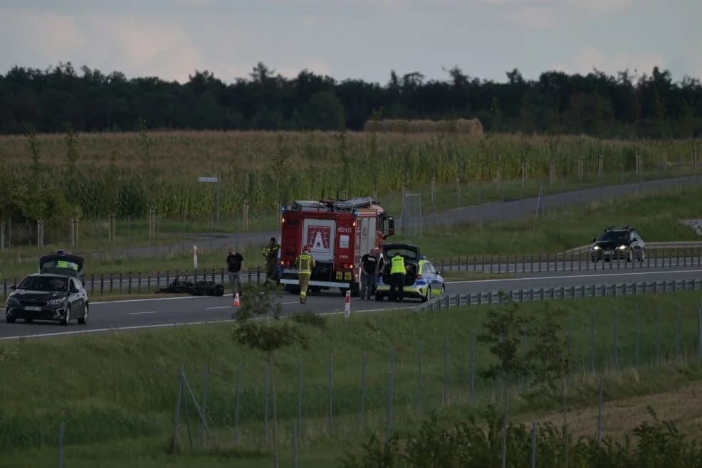 Tragiczny wypadek na obwodnicy Jarocina. Nie żyje motocyklista. S11 zablokowana [AKTUALIZACJA] — zdjęcie 5 z 8