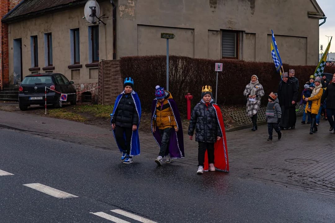 Orszak Trzech Króli w Jaraczewie z koncertem grupy Mejk