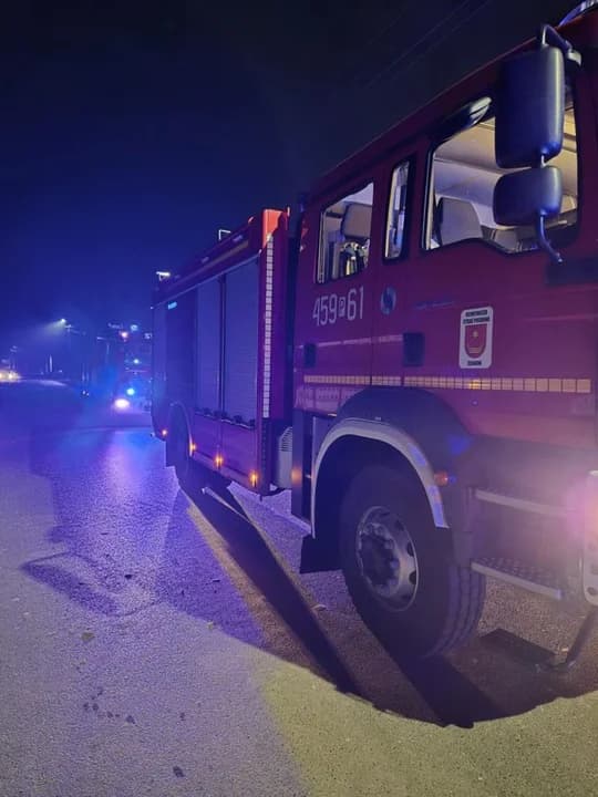 34-latek z Jarocina zaalarmował służby o wybuchu bomby, nieprzytomnej kobiecie i dziecku