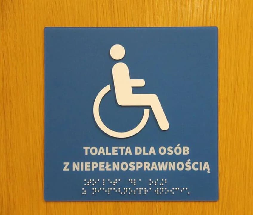 Dostosowanie Starostwie Powiatowym w Jarocinie do potrzeb osób z niepełnosprawnościami — zdjęcie 3 z 7