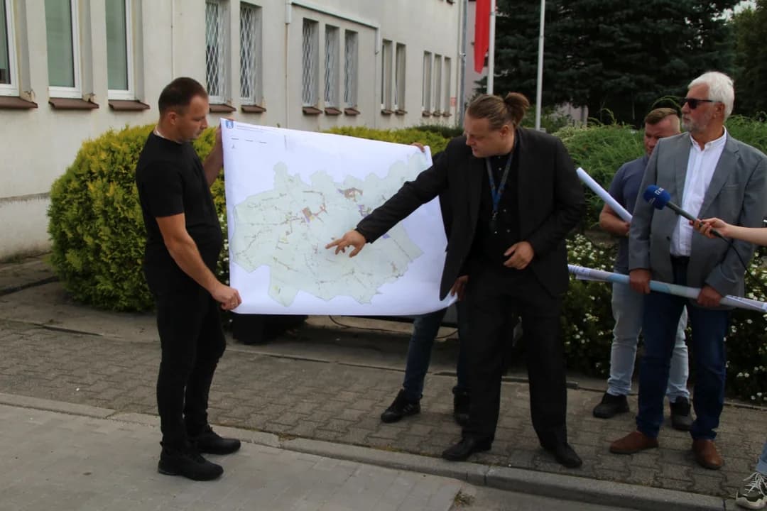 Zagroził wójtowi referendum. Włodarz odpowiada — zdjęcie 6 z 26