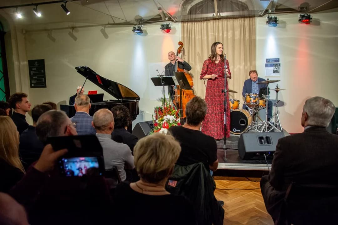 Koncert „Polskie standardy jazzowe” w Jarocinie — zdjęcie 6 z 35