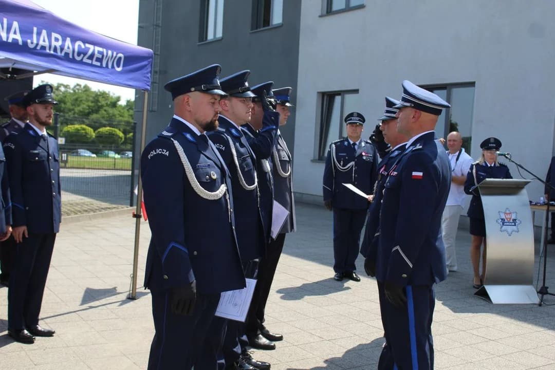 Święto Policji w Jarocinie. Policjanci odebrali awanse, padła ważna zapowiedź na 2027 rok
