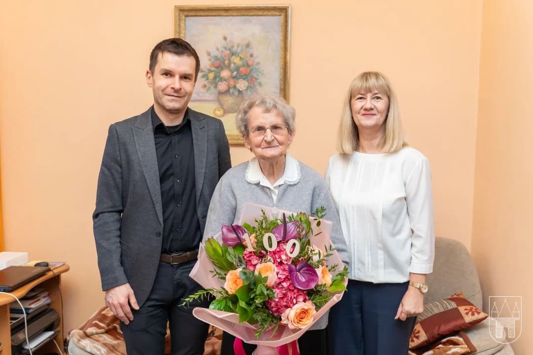 Dwa lata rządów - jaką ocenę dają burmistrzowi mieszkańcy, jaką radni? Jest piątka, ale i jedynka...