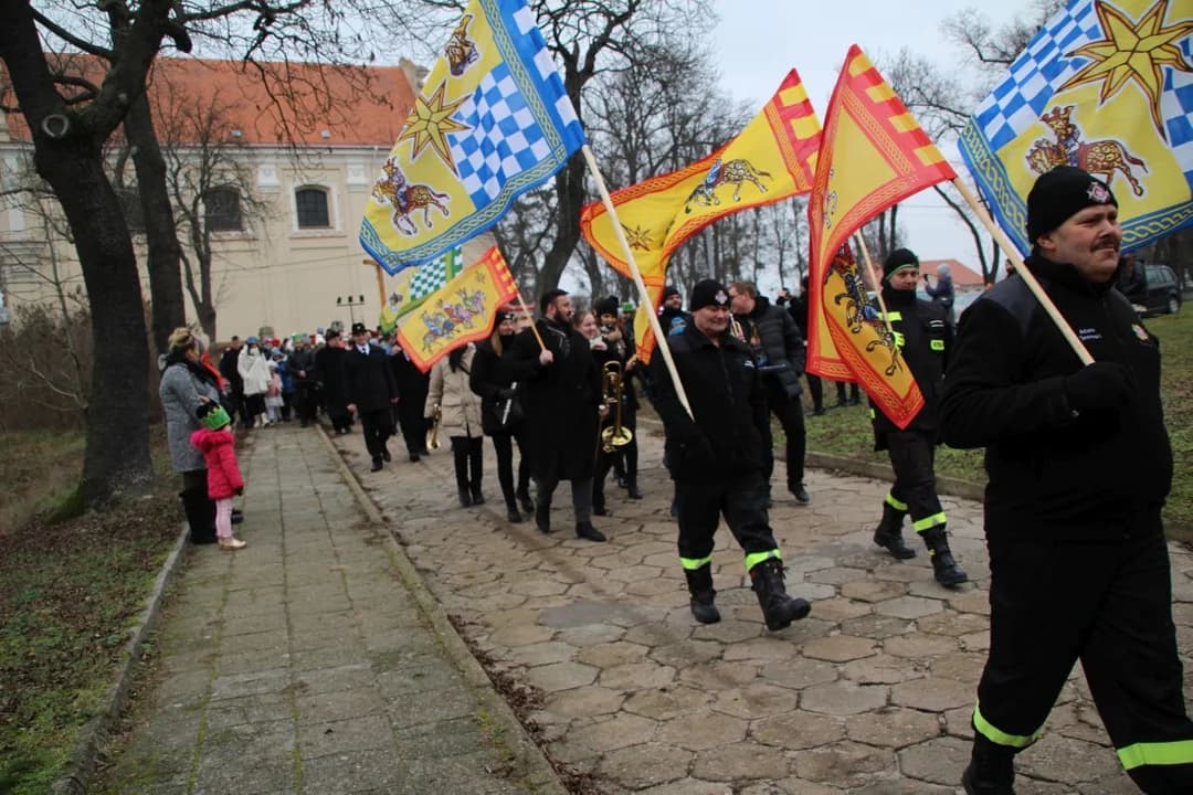 Jarocińskie Kolędowanie wraca na Rynek. Zobacz, gdzie jeszcze odbędą się Orszaki Trzech Króli — zdjęcie 4 z 19