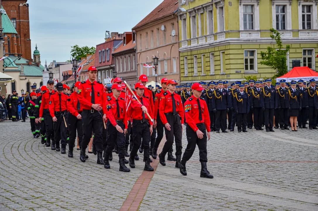 Komendant jarocińskiej straży pożarnej z awansem, druhna z Goliny odznaczona [ZDJĘCIA] — zdjęcie 6 z 75