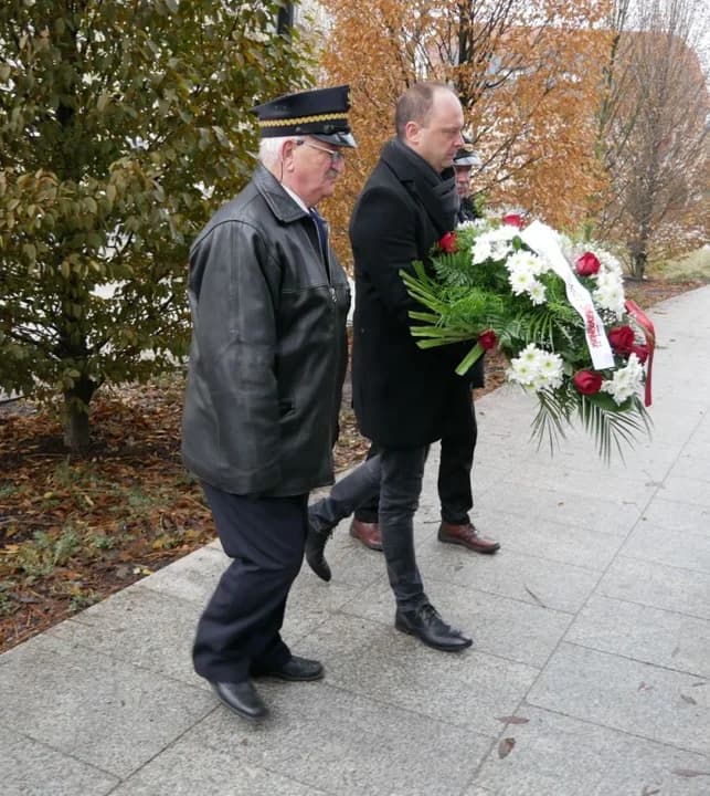 W Jarocinie uczczono pamięć ofiar stanu wojennego — zdjęcie 6 z 7