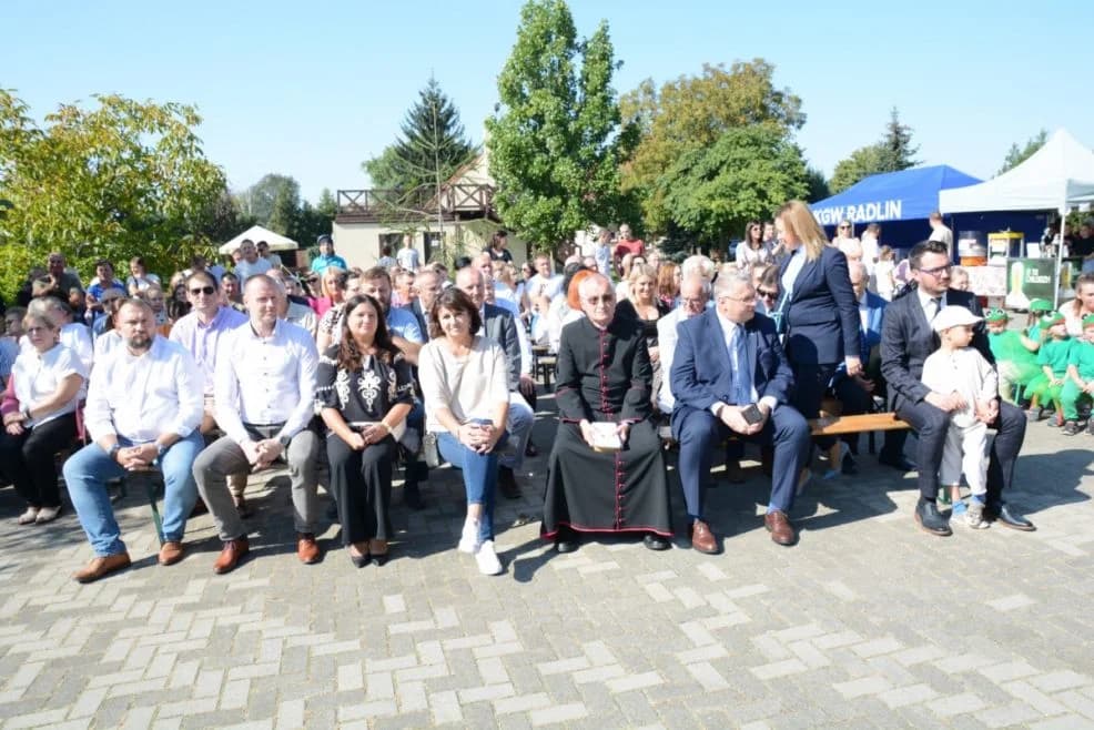 Otwarcie edukacyjnej pasieki zgromadziło wielu gości — zdjęcie 4 z 113