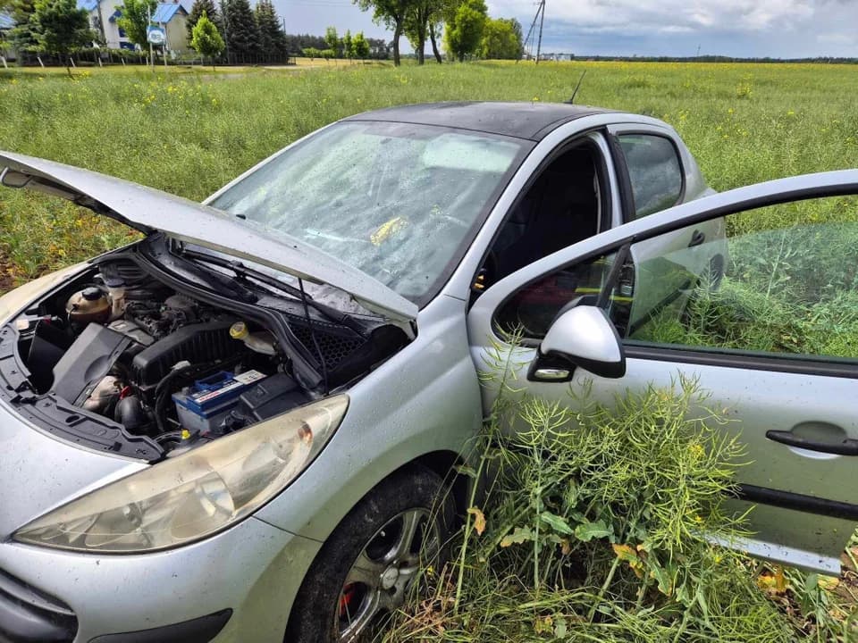 Kolizja na skrzyżowaniu w Chrzanie [ZDJĘCIA] — zdjęcie 2 z 15