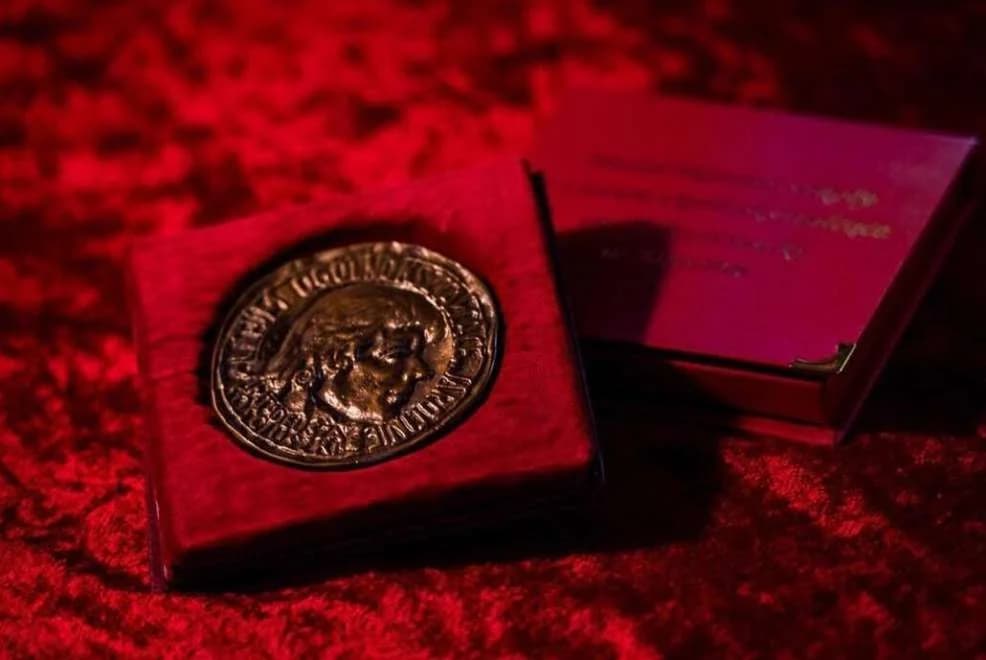 Wręczonie Medali Patrona Szkoły w Liceum Ogólnokształcącym w Jarocinie — zdjęcie 4 z 14
