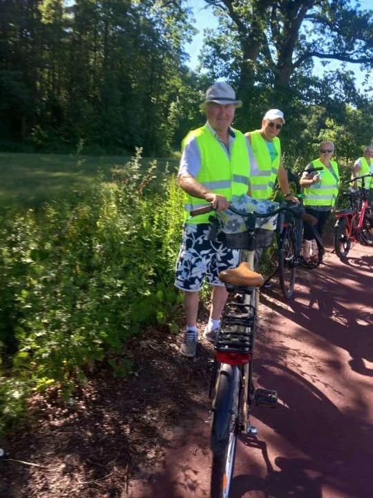 Od plażowania w Ustce do sprzątania w Wilkowyi - nasi seniorzy nie próżnują [ZDJĘCIA] — zdjęcie 6 z 8