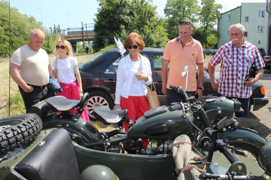 IX Festyn Kolejowy w Muzeum Parowozowni w Jarocinie — zdjęcie 2 z 78