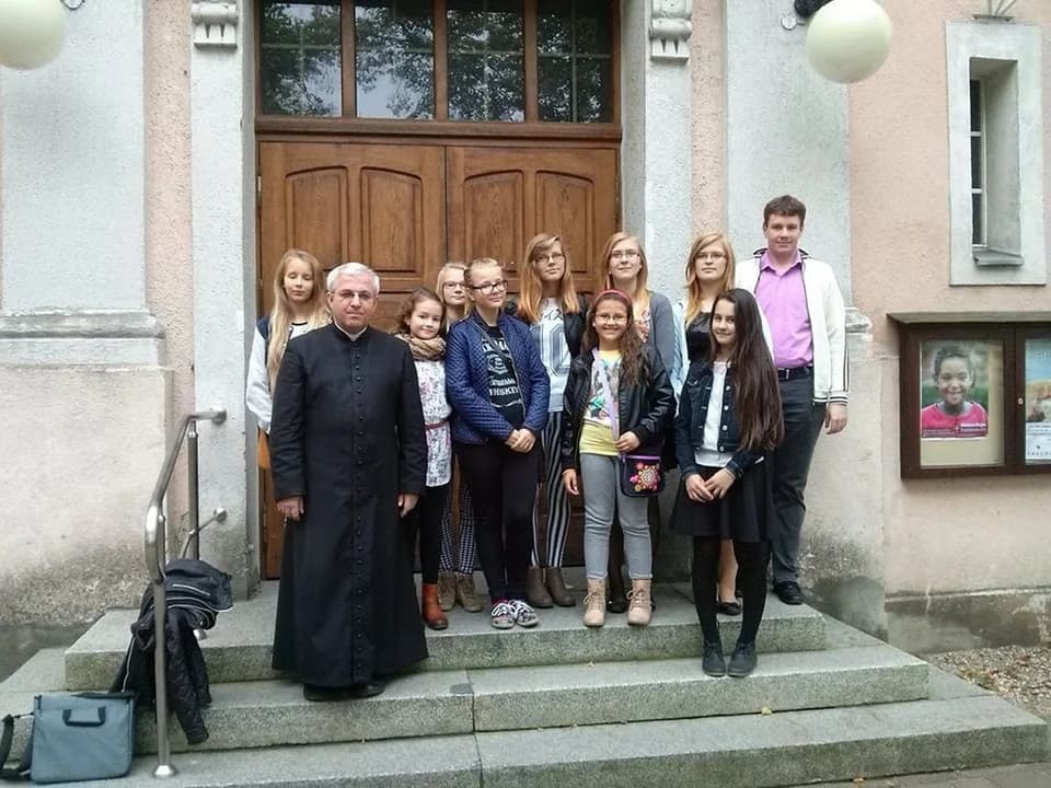 10-lecie scholi "Cieleckie Słowiki" z parafii św. Małgorzaty w Cielczy  pod dyrekcją Patryka Urbaniaka — zdjęcie 4 z 51