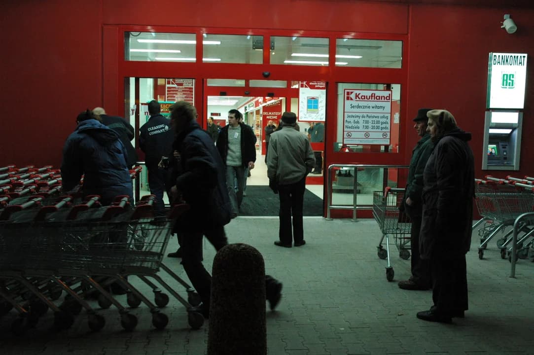 Dokładnie dwadzieścia lat temu w Jarocinie otwarto Kaufland — zdjęcie 6 z 51