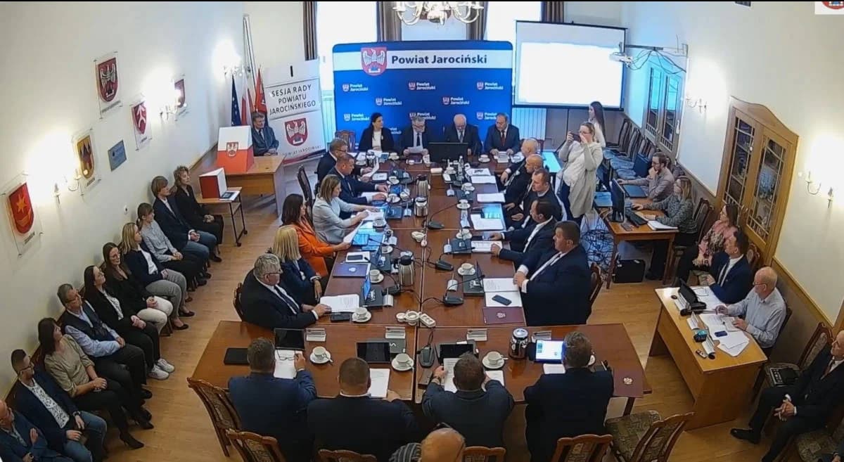 Pierwsza sesja Rady Powiatu Jarocińskiego VII kadencji — zdjęcie 1 z 72