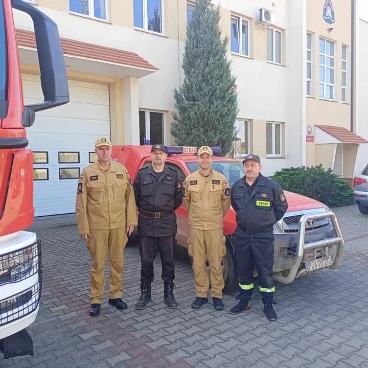 Do Jarocina wrócili strażacy, którzy tydzień temu pojechali ratować i pomagać powodzianom [ZDJĘCIA] — zdjęcie 6 z 41