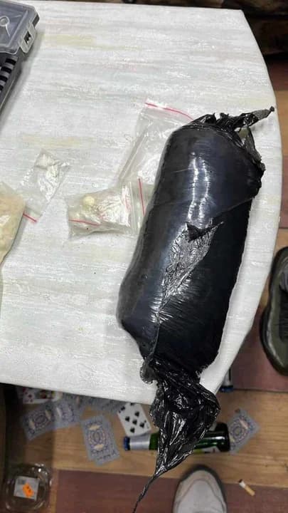 Jarocińska policja zatrzymała 31-letniego mężczyznę, który miał 1,5 kg narkotyków