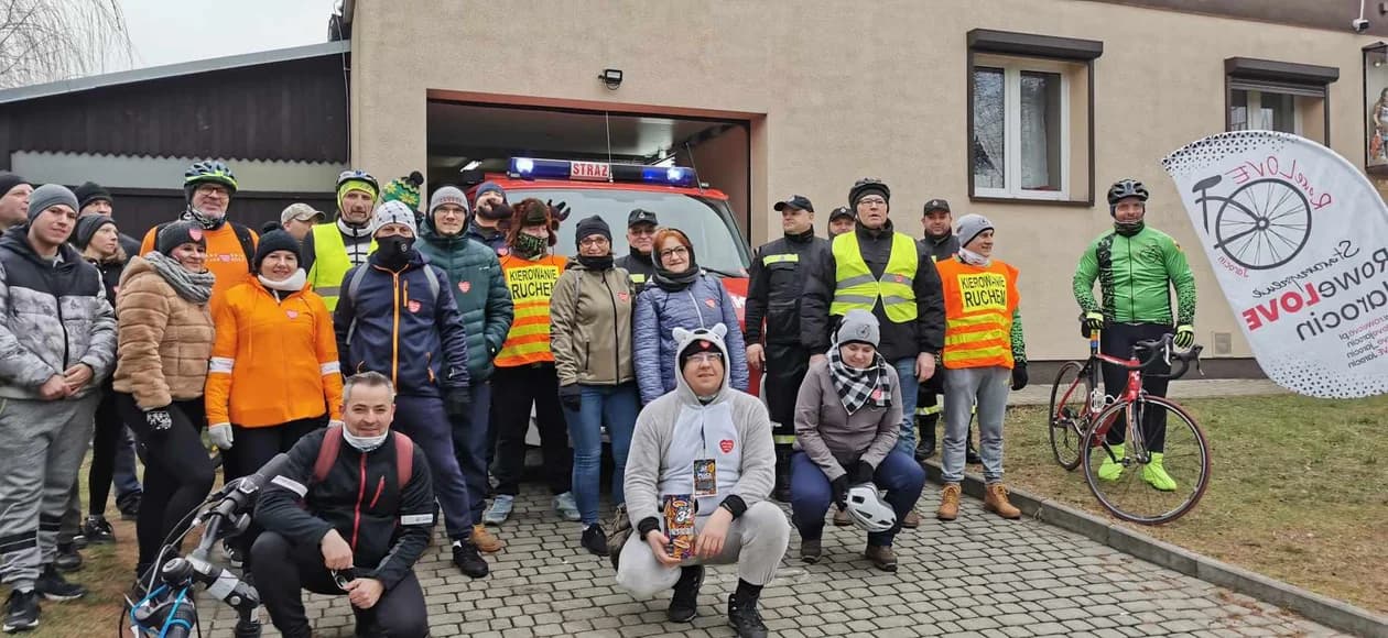 Rajd RoweLOVE Jarocin. Z puszką jadą 32 kilometry na 32. finał WOŚP-u [ZDJĘCIA] — zdjęcie 6 z 21