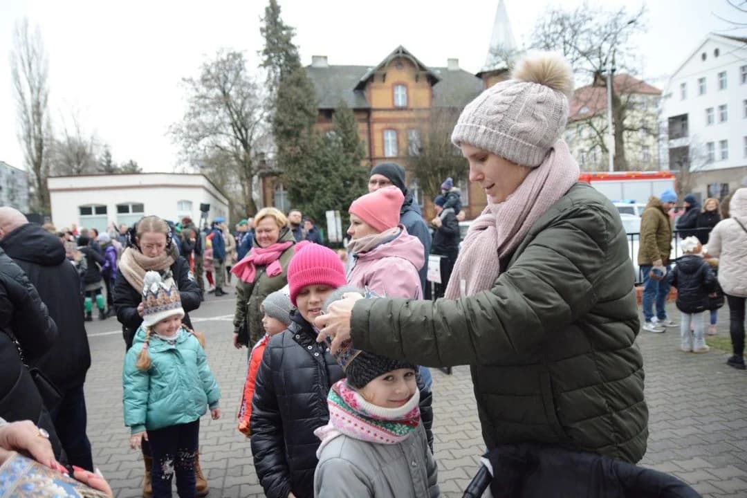 14. Jarocińskie Kolędowanie z Orszakiem Trzech Króli. Najwięcej było przedszkolaków  [ZDJĘCIA]