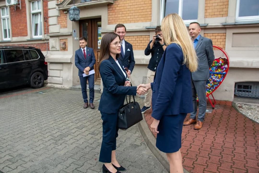 Wojewoda wielkopolska Agata Sobczyk odwiedziła Jarocin. Znamy szczegóły wizyty [ZDJĘCIA] — zdjęcie 3 z 18