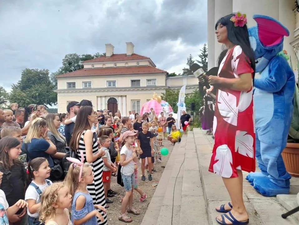 Bajkowy festyn w  Śmiełowie — zdjęcie 3 z 79