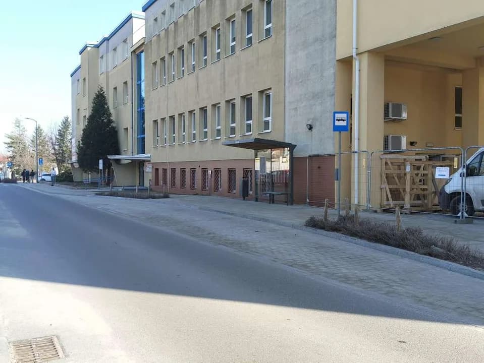 Czy przystenek autobusowy przy szpitalu w Jarocinie zostanie przywrócony? — zdjęcie 3 z 5