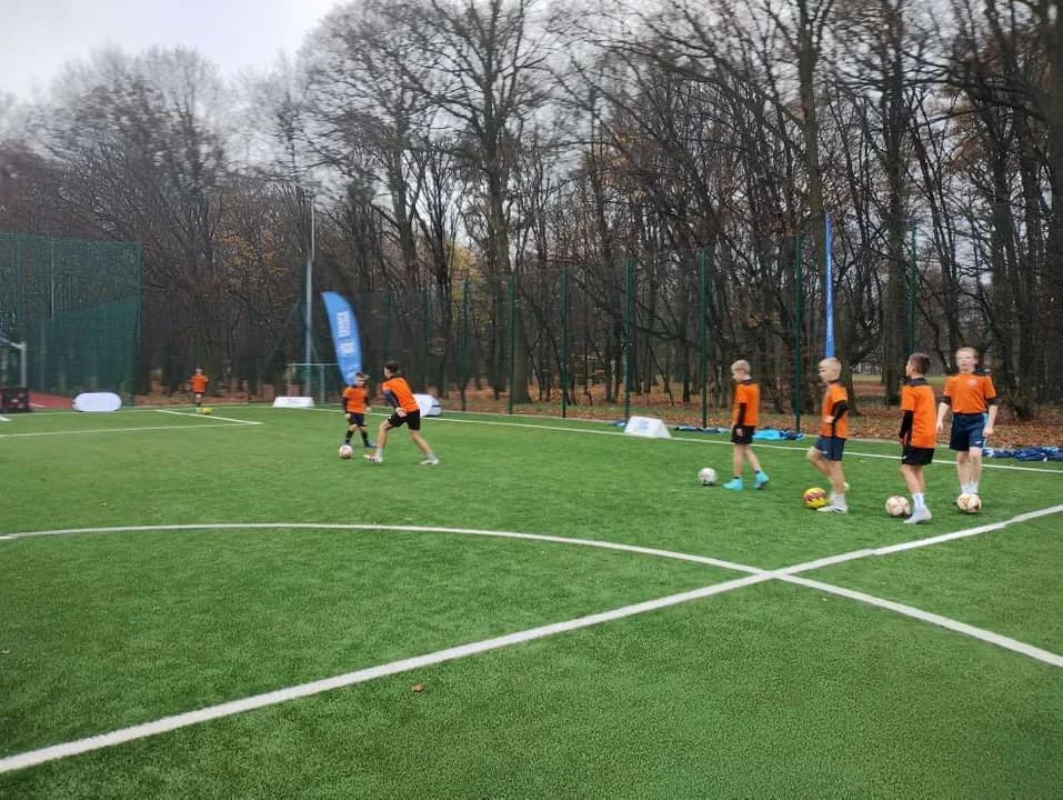 Sukces uczniów jarocińskiej „piątki” w Finale Ogólnopolskiego Turnieju „Z Orlika na Stadion” [ZDJĘCIA, SONDA]