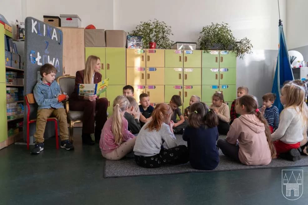 O bezpieczeństwie w sieci na zajęciach w Szkole Podstawowej nr 3 w Jarocinie z udziałem specjalnych gości [ZDJĘCIA]