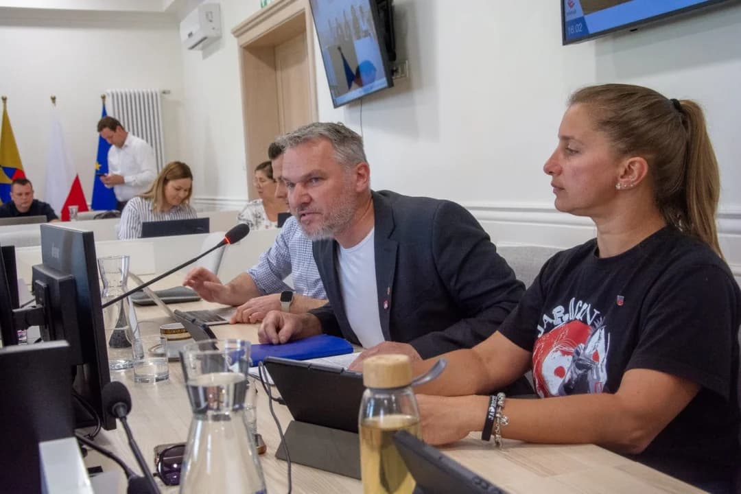 Dyskusja o sytuacji w Schronisku dla Bezdomnych Zwierząt w Radlinie — zdjęcie 3 z 41