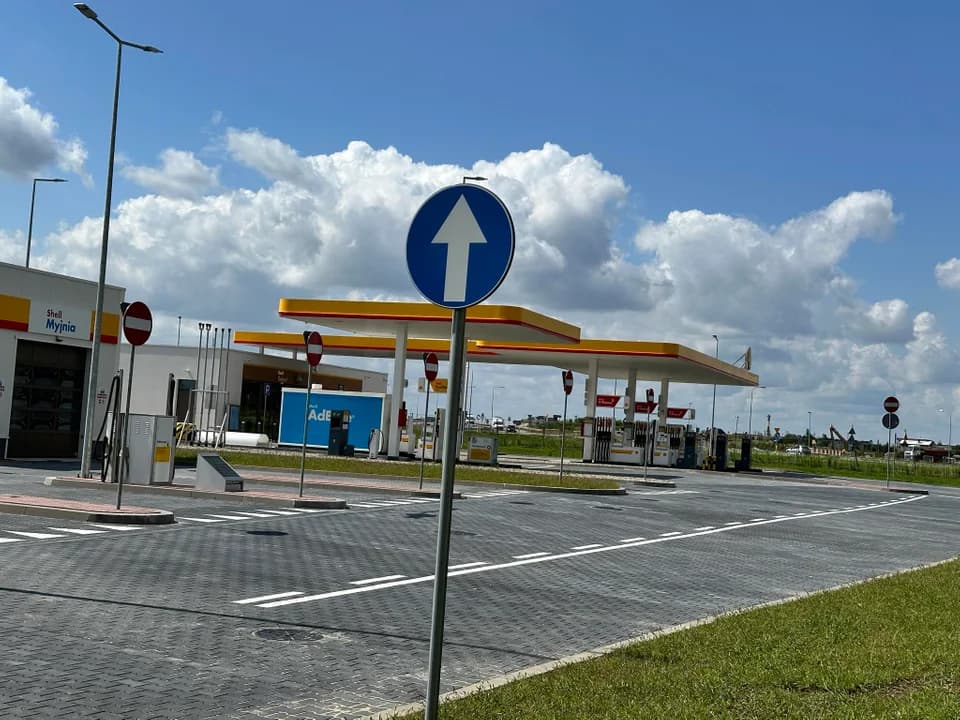 Nowa stacja paliw w Jarocinie gotowa. Kiedy otwarcie punktu Shella na ul. Św. Ducha? — zdjęcie 6 z 13