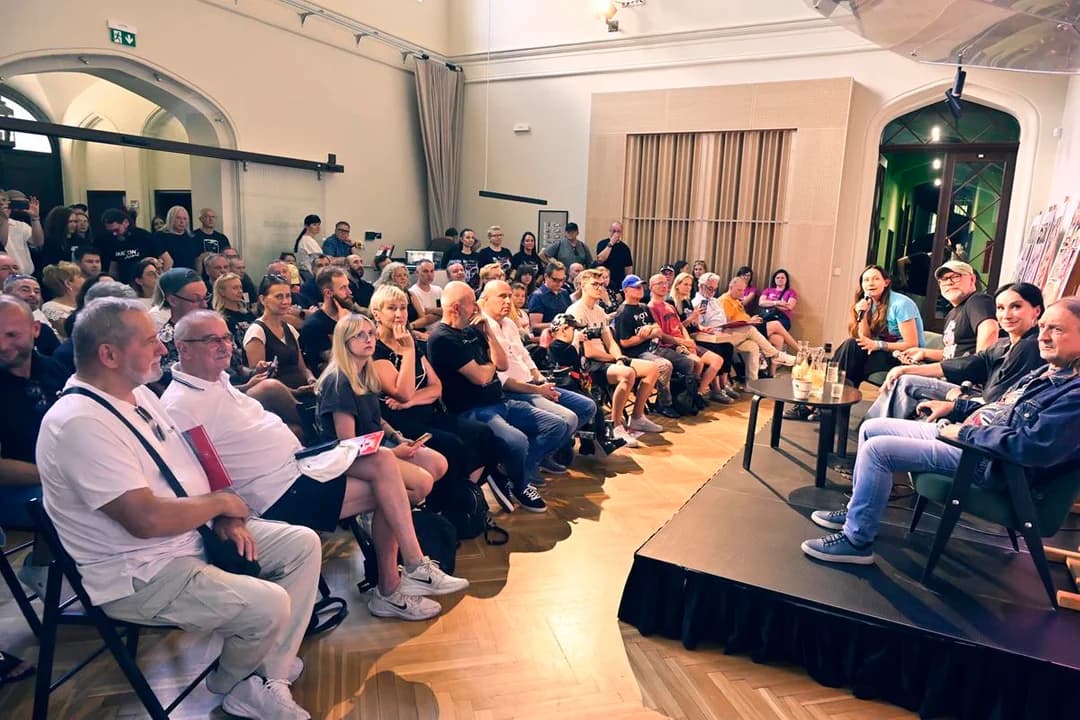 Jacek Kowalski stworzył nowy komiks. Opowiada o jarocińskim festiwalu, jednak nie jest „książką do historii”. W jego przygotowanie zaangażowali się m.in. Marek Piekarczyk, Arkadiusz Jakubik i Renata Przemyk.