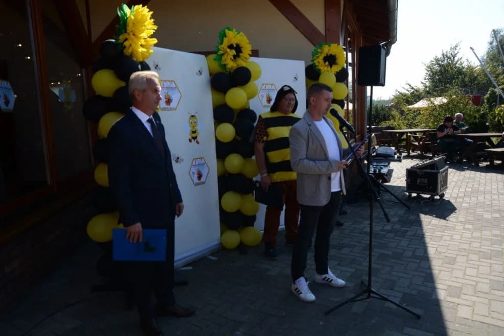 „Pszczeli Zakątek Radlin” - pierwsza w regionie edukacyjna pasieka otwarta [ZDJĘCIA] — zdjęcie 6 z 113