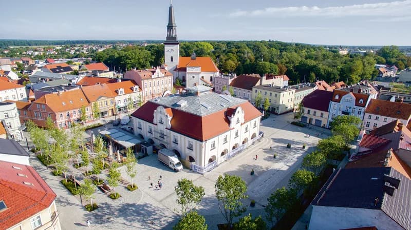 Rewitalizacja objęła także centrum Jarocina z ratuszem
