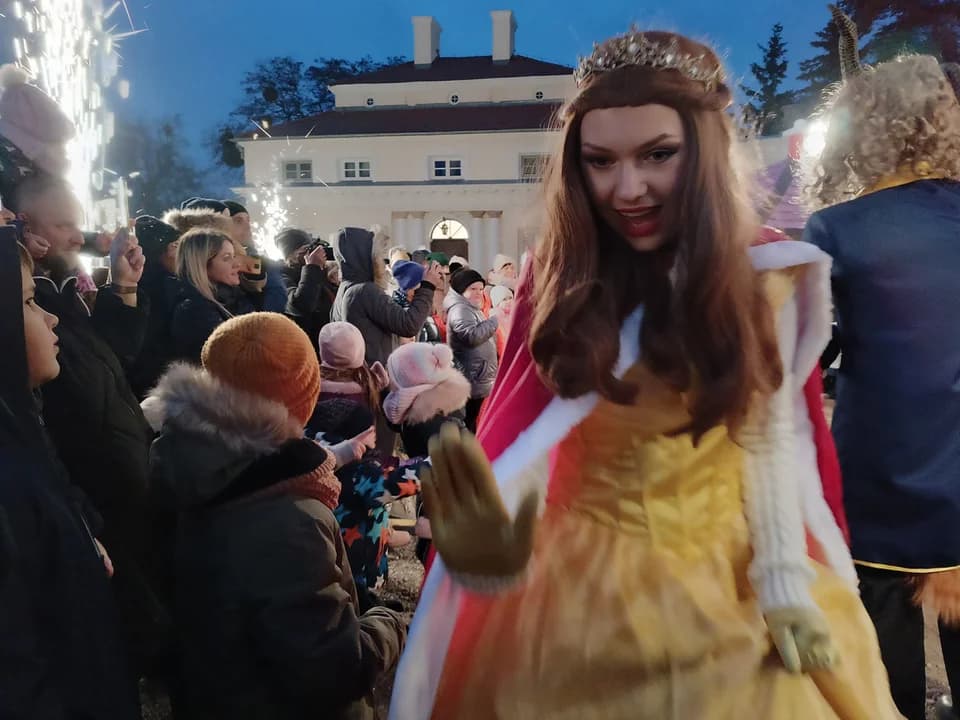 Udane „Mikołajki w Śmiełowie” na przekór brzydkiej pogodzie [ZDJECIA] — zdjęcie 4 z 50