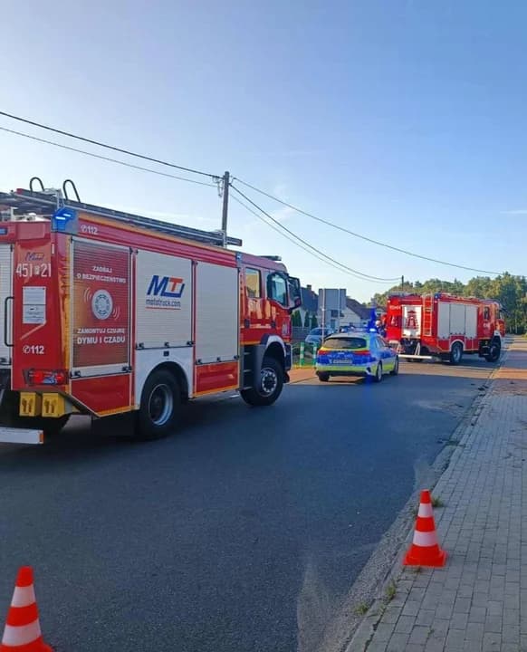 Audi dachowało, trzy osoby w szpitalu. Groźne zdarzenie w Sierszewie — zdjęcie 4 z 4