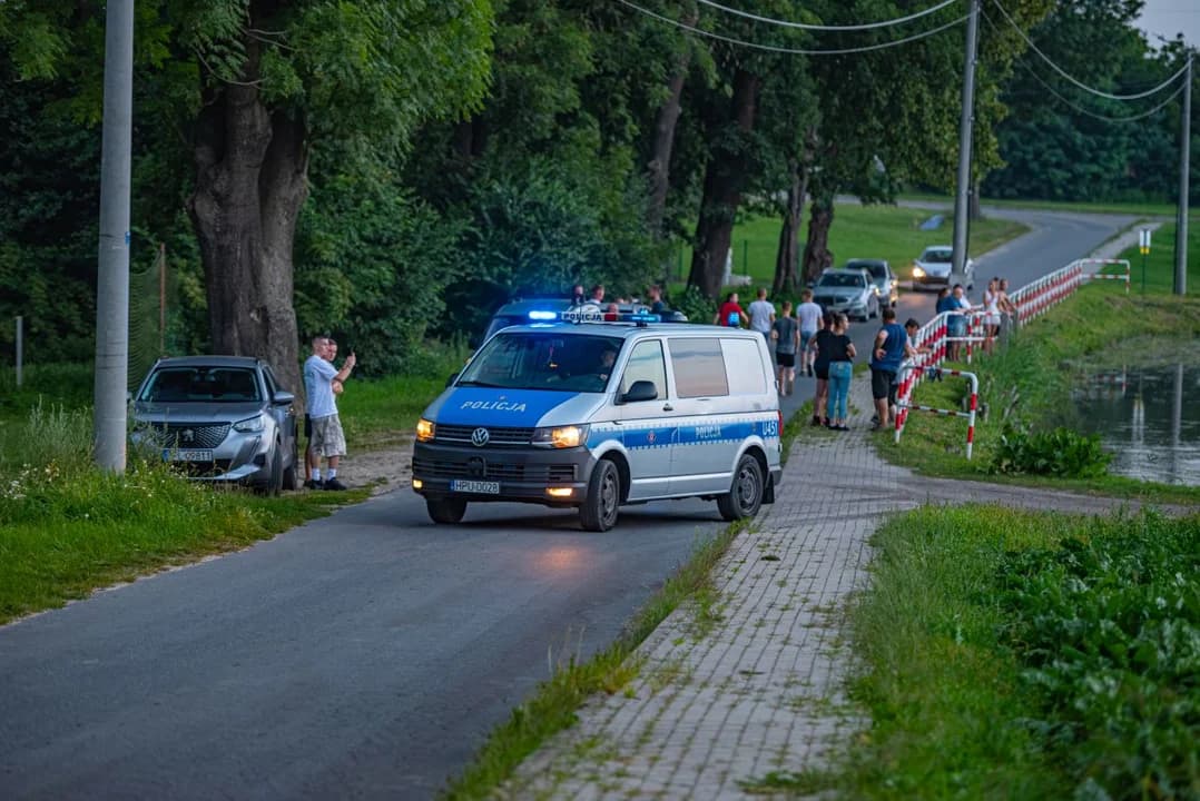 Wypadek na hulajnodze. 13-latka zabrał śmigłowiec LPR-u — zdjęcie 5 z 14