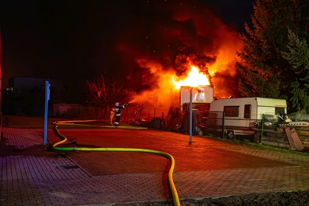 Pożar samochodu ciężarowego w Chrzanie. Spłonął ładunek [ZDJĘCIA] — zdjęcie 4 z 44