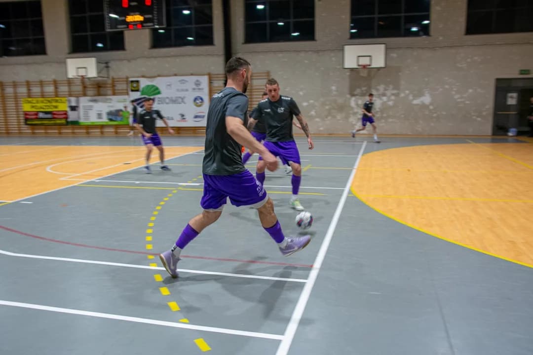 Mecz pokazowy JLHPN pomiędzy Fort Boys Team i A Seree Tee