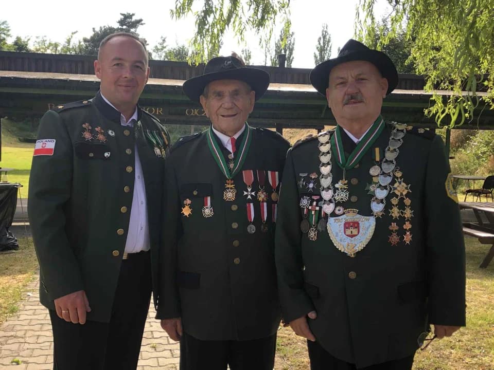 Rodzinny Piknik Strzelecki KBS Jarocin. Kura zestrzelił 98-latek [ZDJĘCIA] — zdjęcie 2 z 47