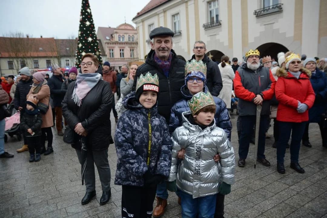 14. Jarocińskie Kolędowanie z Orszakiem Trzech Króli. Najwięcej było przedszkolaków  [ZDJĘCIA]