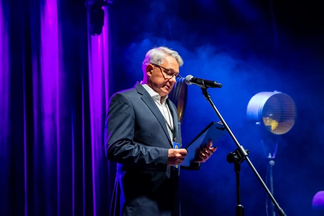 Doktor nauk medycznych z koncertem w Jarocinie. Kuba Sienkiewicz zdobył serca publiczności [ZDJĘCIA] — zdjęcie 2 z 20