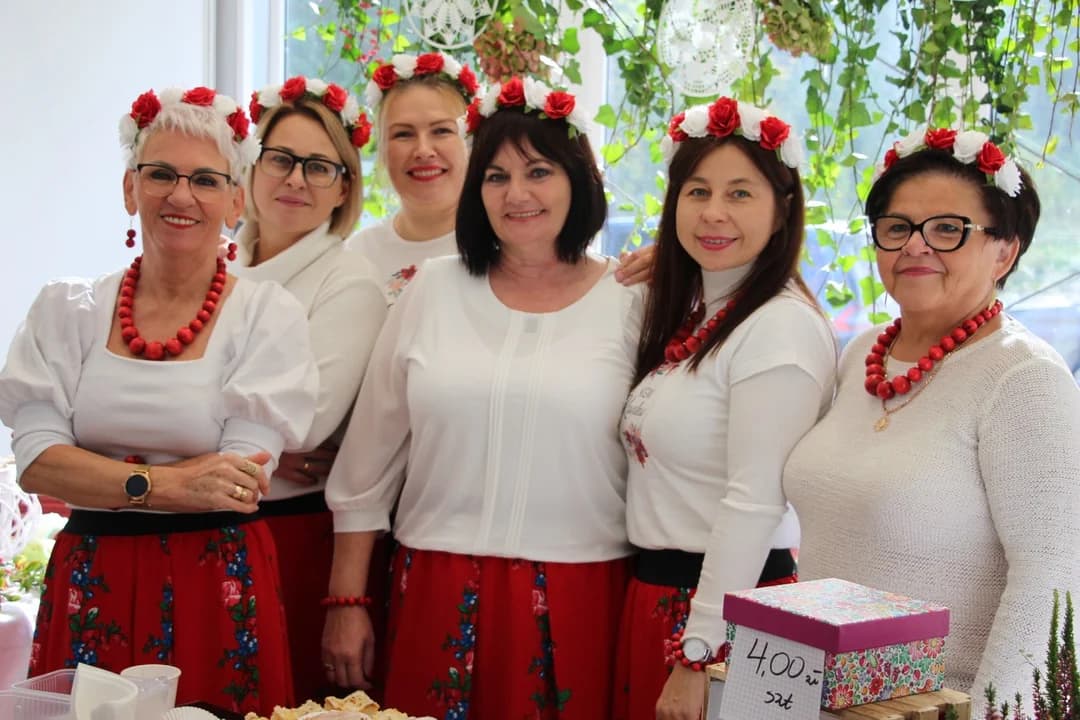 KGW Kowalew przygotowało pyszną szarlotkę