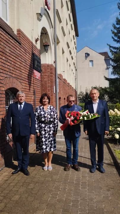 80 lat temu wybuchło Powstanie Warszawskie. W Jarocinie uczczono rocznicę już rano [ZDJĘCIA] — zdjęcie 2 z 8