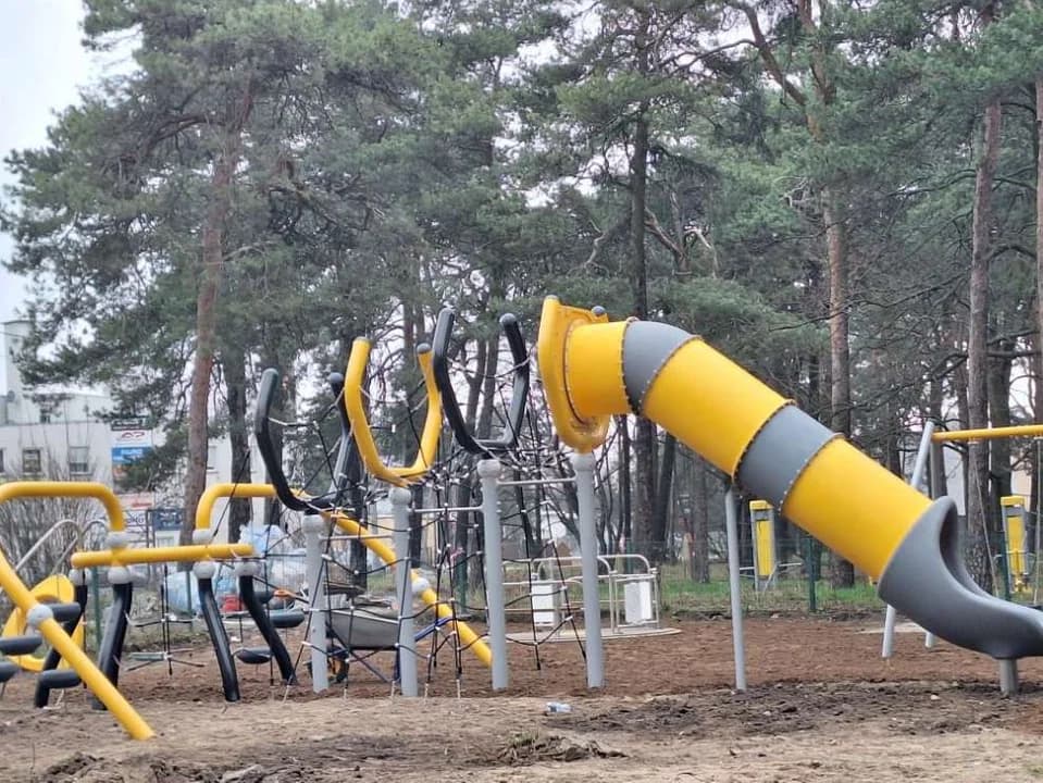 Integracyjny plac zabaw przy ul. Szubianki w Jarocinie — zdjęcie 2 z 2