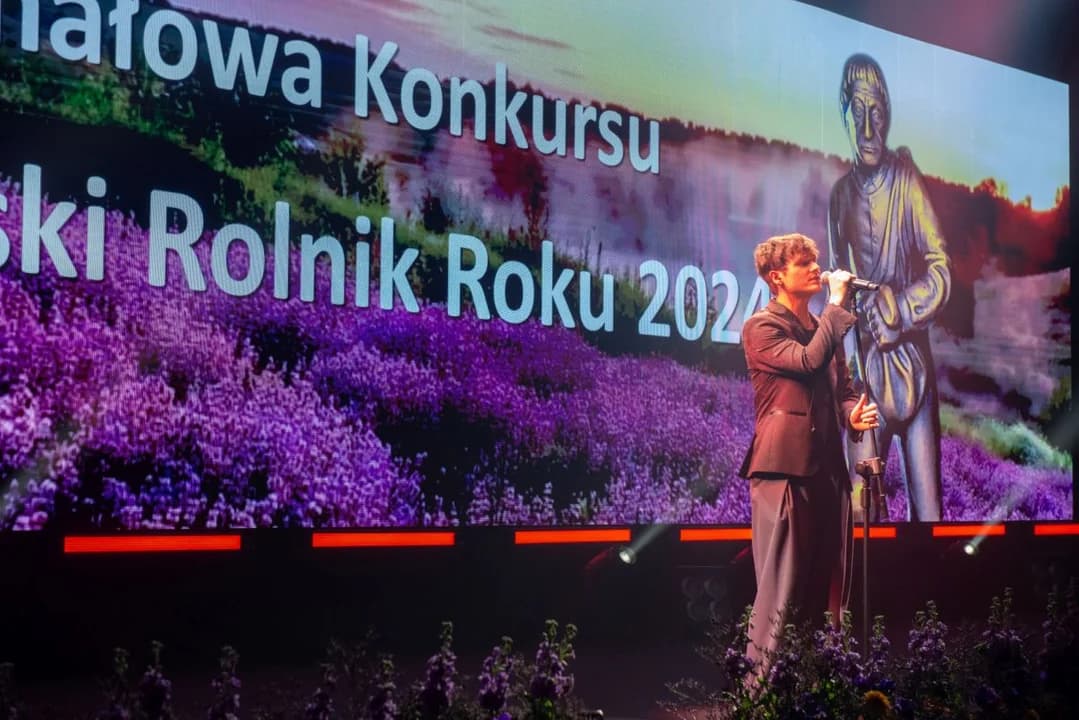 Rocznie produkują 1,8 mln brojlerów. Właściciele gospodarstwa w Kruczynie - Wielkopolskimi Rolnikami Roku 2024. Nominacja dla pszczelarza z Jarocina [ZDJĘCIA]
