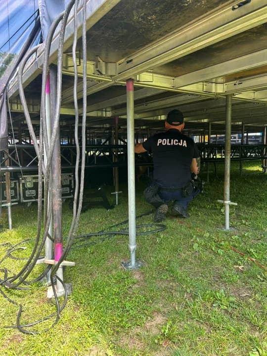 Policjantów wspiera 100 pracowników ochorny, straż pożarna, Służba Celna, medycy